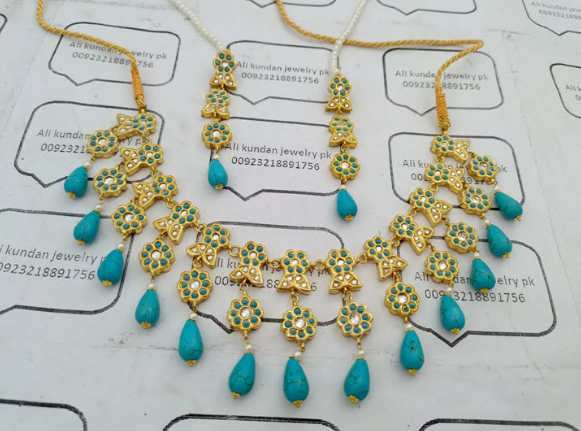 Necklace set