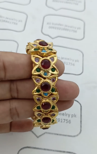 Hand piece and bracelet