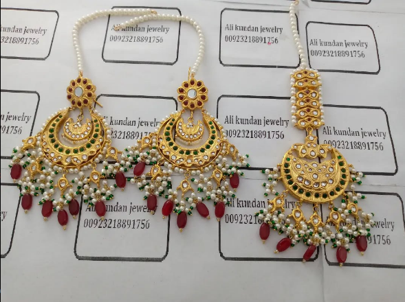 Earrings teeka