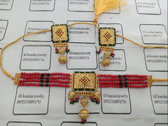 طقم عقد تشوكر