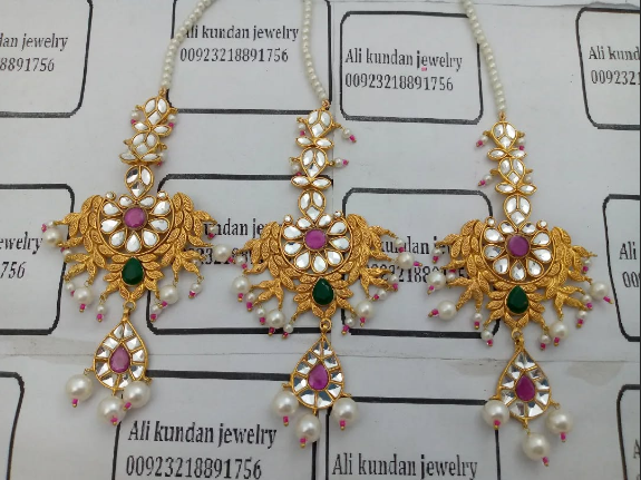 Earrings Teeka