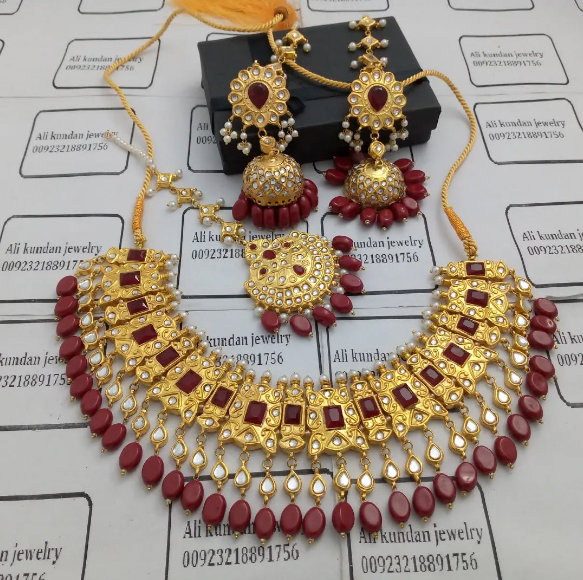 Necklace set