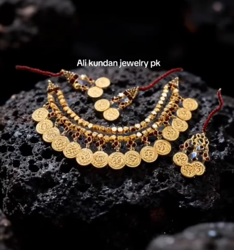 مجموعة قلادة مجموعة مولتاني بول كوين