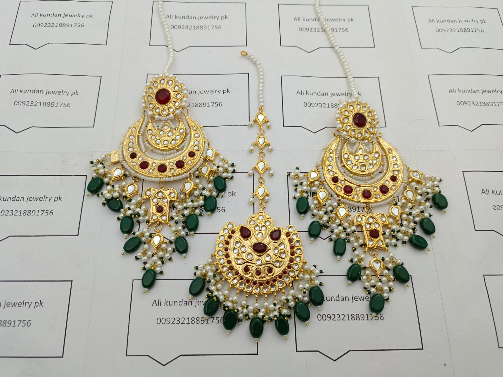 أقراط وتيكا