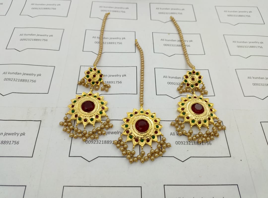 أقراط وتيكا