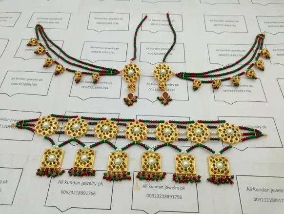 Choker set